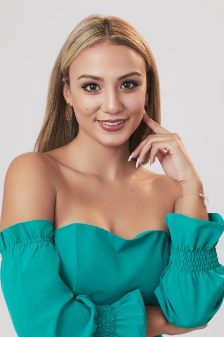 KIMBERLY, "The Bachelor" 2023