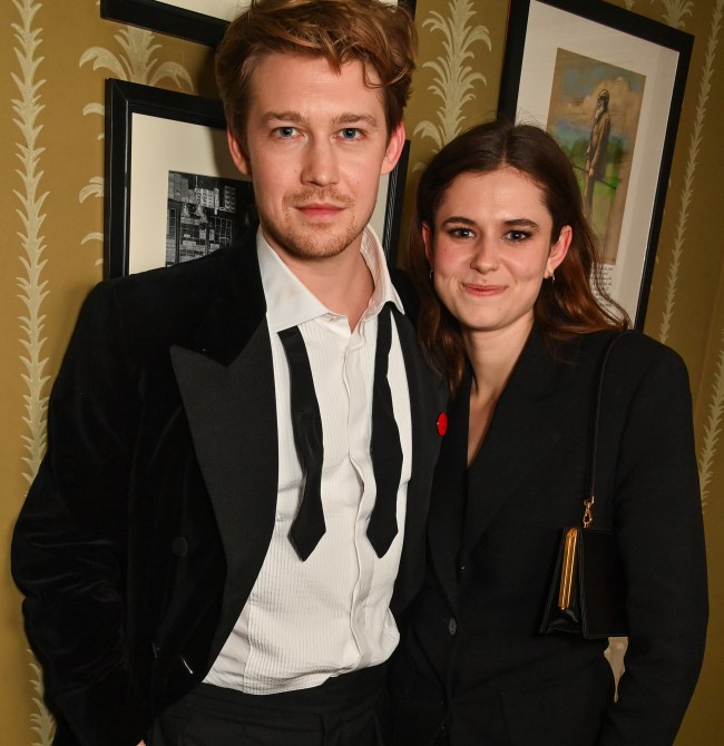 Joe Alwyn Spotted For The 1st Time Since That Taylor Swift & Travis Kelce PDA