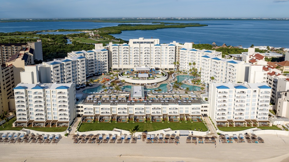 Best bachelorette destinations in Cancun.