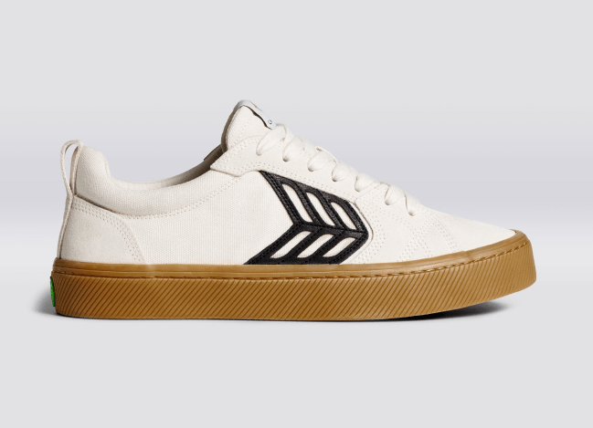 Cariuma Catiba Pro Sneaker in Off-White Gum/Black