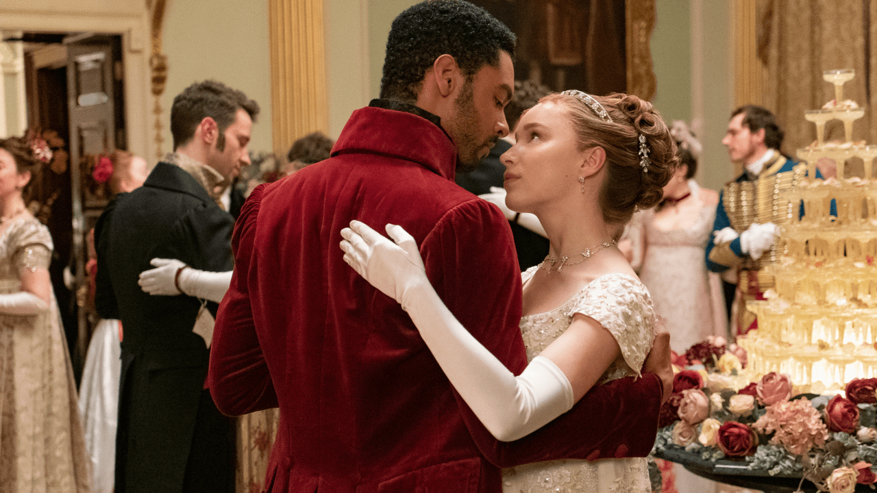 Phoebe Dynevor, Rege Jean-Page in season 1 of Bridgerton