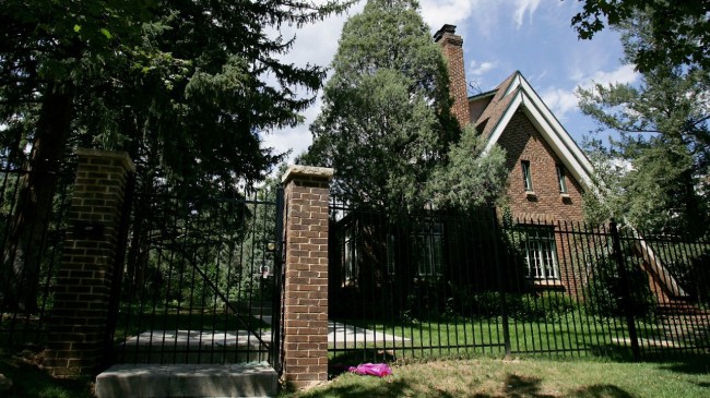 BOULDER, CO - AUGUST 17: The residence at 749 15th Street, where JonBenet Ramsey was murdered in December, 1996, is seen August 17, 2006 in Boulder, Colorado. At a news conference earlier in the day, Boulder District Attorney Mary Lacy confirmed that John Mark Karr has been taken into custody in Bangkok, Thailand, and will be extradited to the U.S. for questioning in the case. A single red rose was placed near the entrance to the home in foreground.