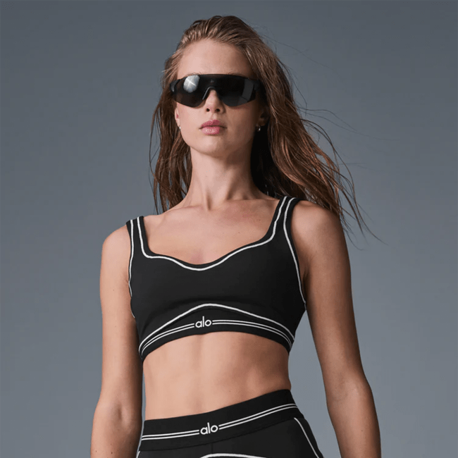 A model wearing the Airbrush Heart Throb Bra.