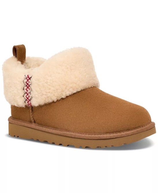 A chestnut boot with shearling