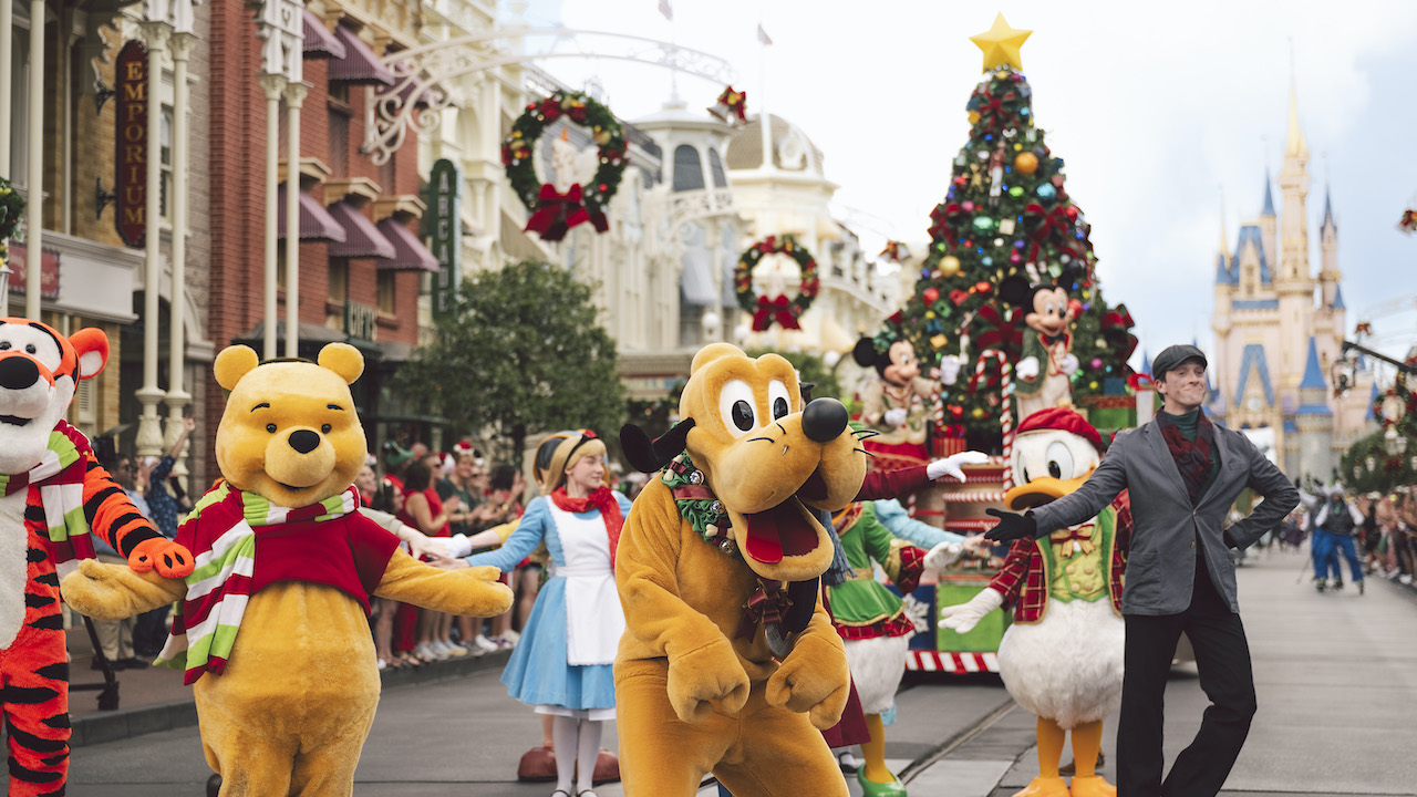 DISNEY PARKS MAGICAL CHRISTMAS DAY PARADE