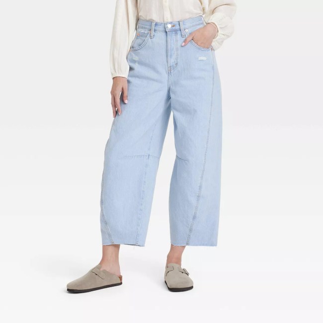 Universal Thread High-Rise Curved Leg Ankle Jeans