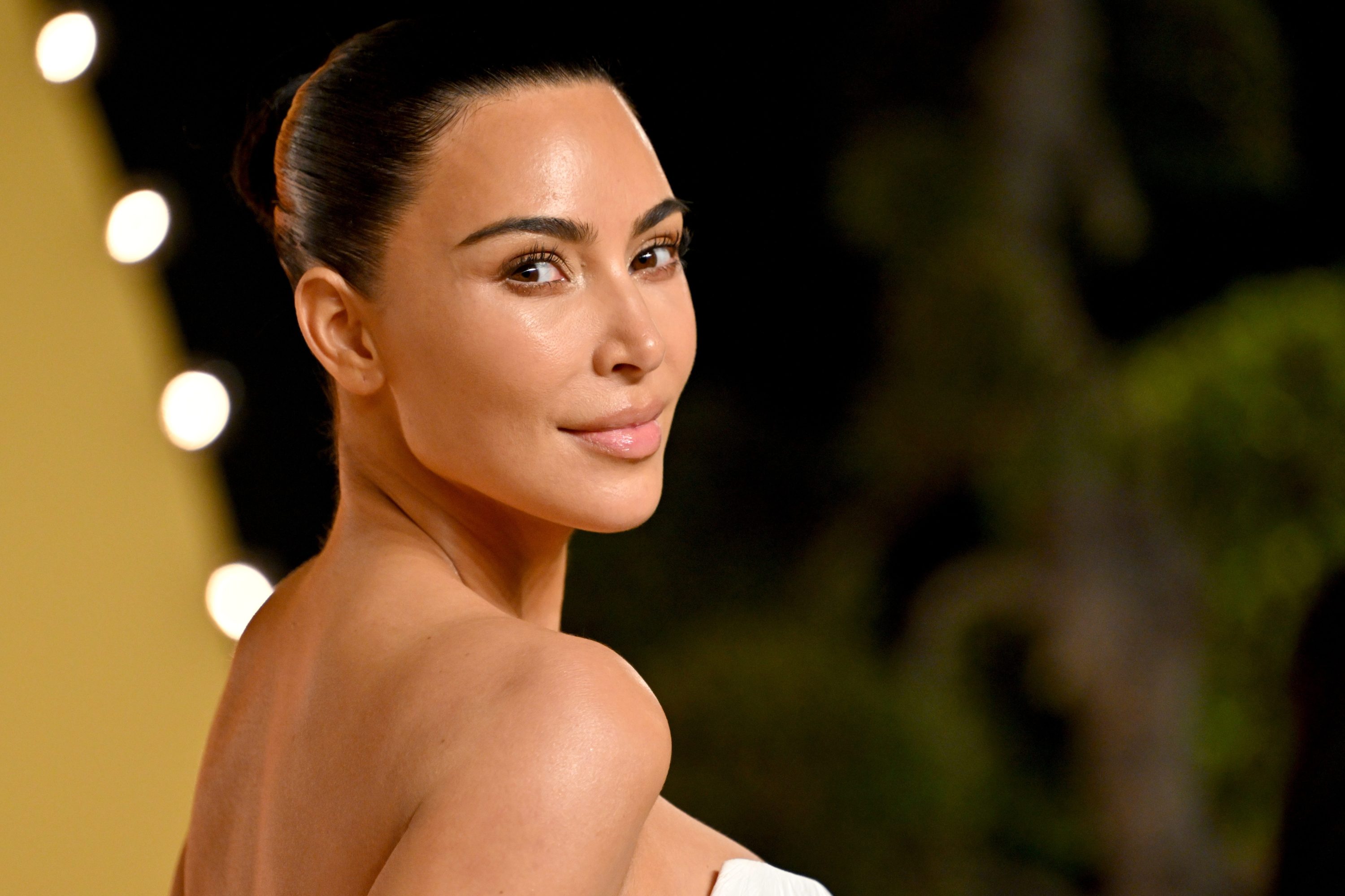 Kim Kardashian attends the 2025 Vanity Fair Oscar Party Hosted By Radhika Jones at Wallis Annenberg Center for the Performing Arts on March 02, 2025 in Beverly Hills, California.