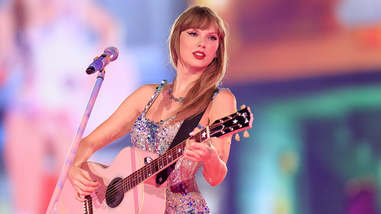 SAO PAULO, BRAZIL - NOVEMBER 24: (EDITORIAL USE ONLY. NO STANDALONE PUBLICATION USE (NO SPECIAL INTEREST OR SINGLE ARTIST PUBLICATION USE; NO BOOK USE))    Taylor Swift performs onstage during "Taylor Swift | The Eras Tour" at Allianz Parque on November 24, 2023 in Sao Paulo, Brazil.