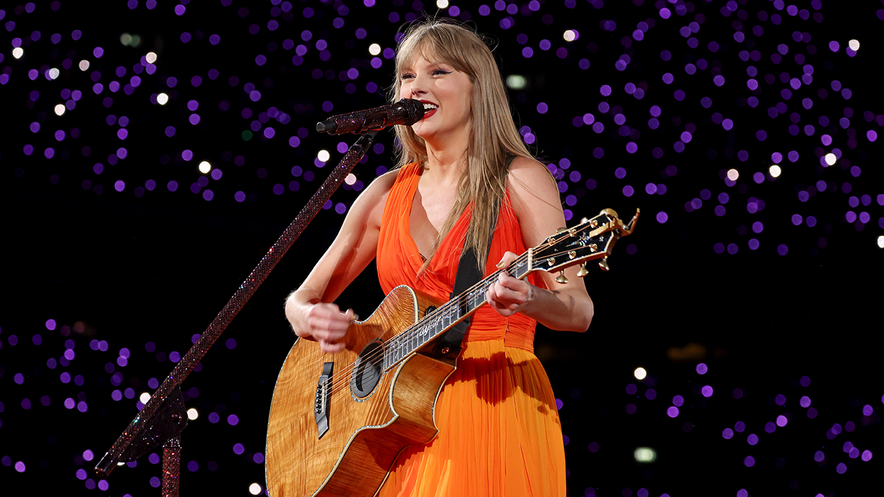 LONDON, ENGLAND - JUNE 21: (EDITORIAL USE ONLY. NO STANDALONE PUBLICATION USE (NO SPECIAL INTEREST OR SINGLE ARTIST PUBLICATION USE; NO BOOK USE)) Taylor Swift performs onstage during "Taylor Swift | The Eras Tour" at Wembley Stadium on June 21, 2024 in London, England.