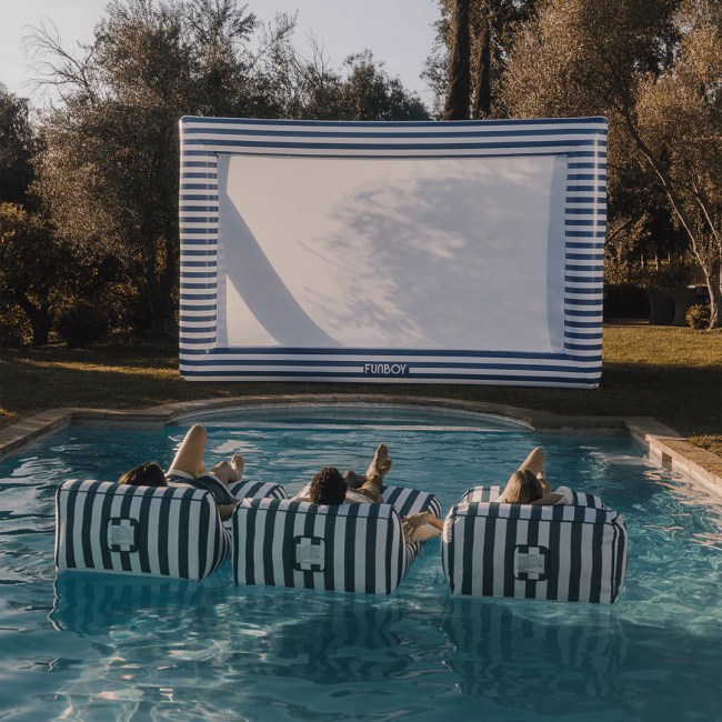 FUNBOY Inflatable Movie Screen