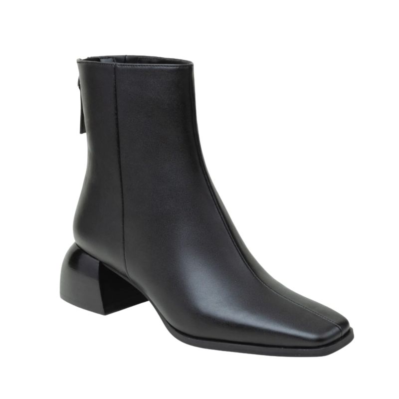 Nordstrom Sale Finds: The Best Fall Shoes to Wear This Season