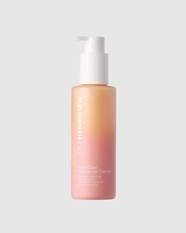 The New OLEHENRIKSEN Niacinamide Cleanser Is for Instant Glowing Skin